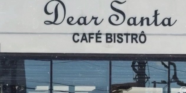 Fachada do novo Dear Santa Café Bistrô no Complexo da Medianeira
